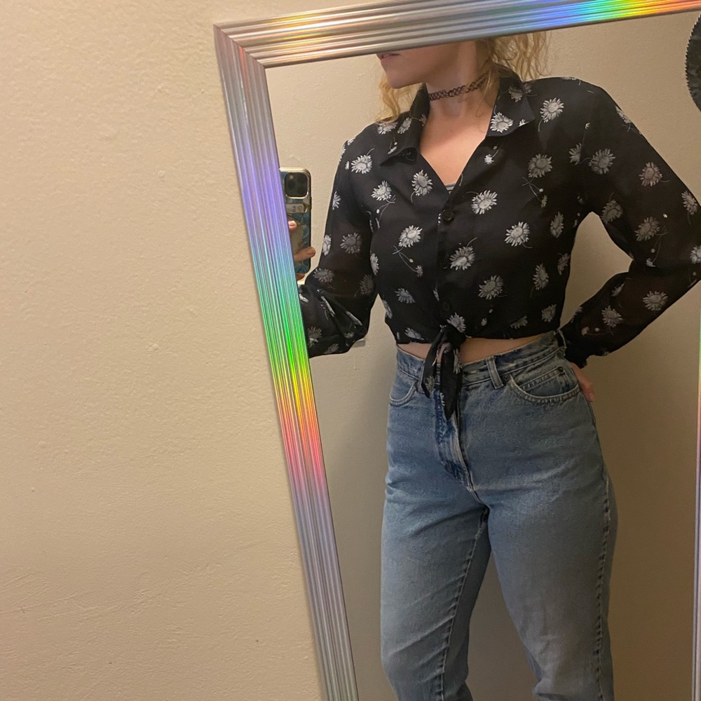 Sheer floral daisy print button up tie crop